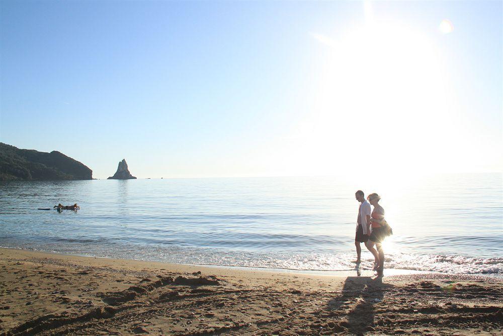 Pink Palace Beach Resort Agios Gordios  Ngoại thất bức ảnh