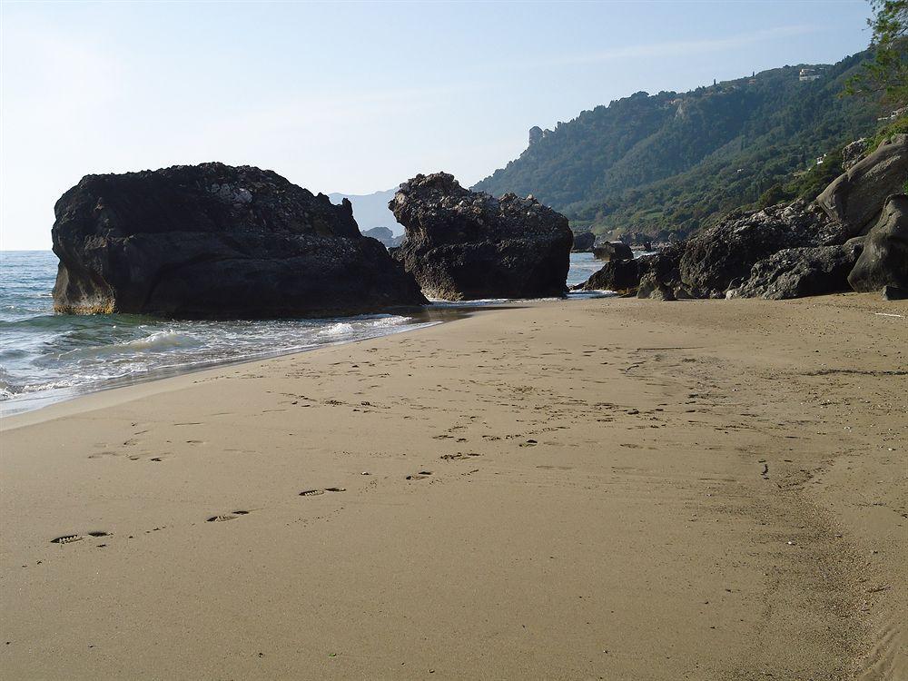 Pink Palace Beach Resort Agios Gordios  Ngoại thất bức ảnh